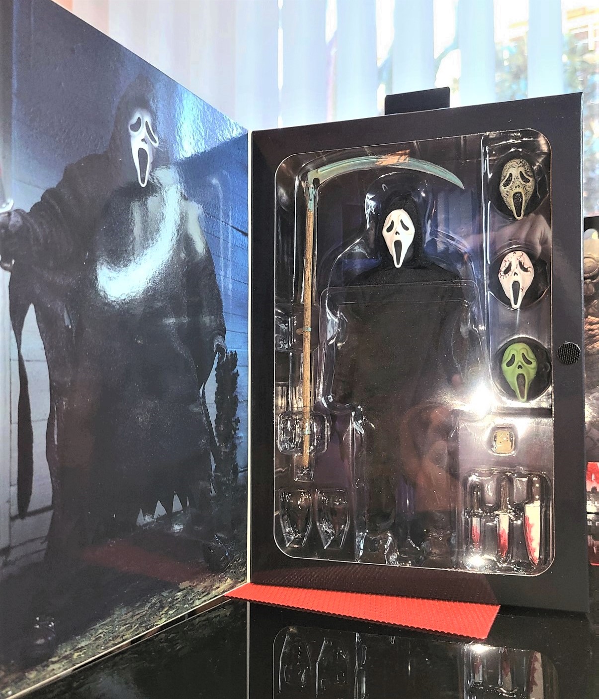 Neca – Scream Ultimate Ghost Face 7″ Scale Action Figure